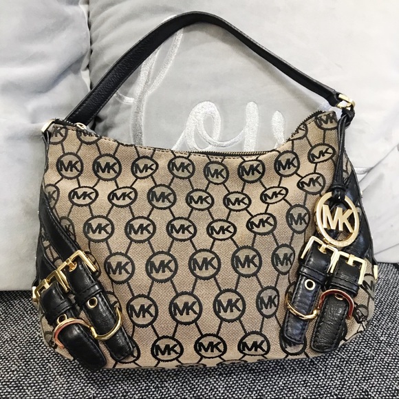 Michael Kors Handbags - MICHAEL KORS Grayson Monogram Shoulder Bag